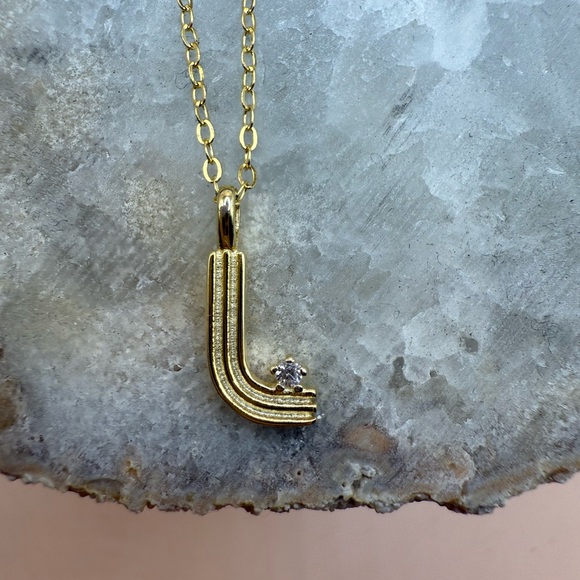 Groovy fluted initial “L” necklace - Picture 1 of 1